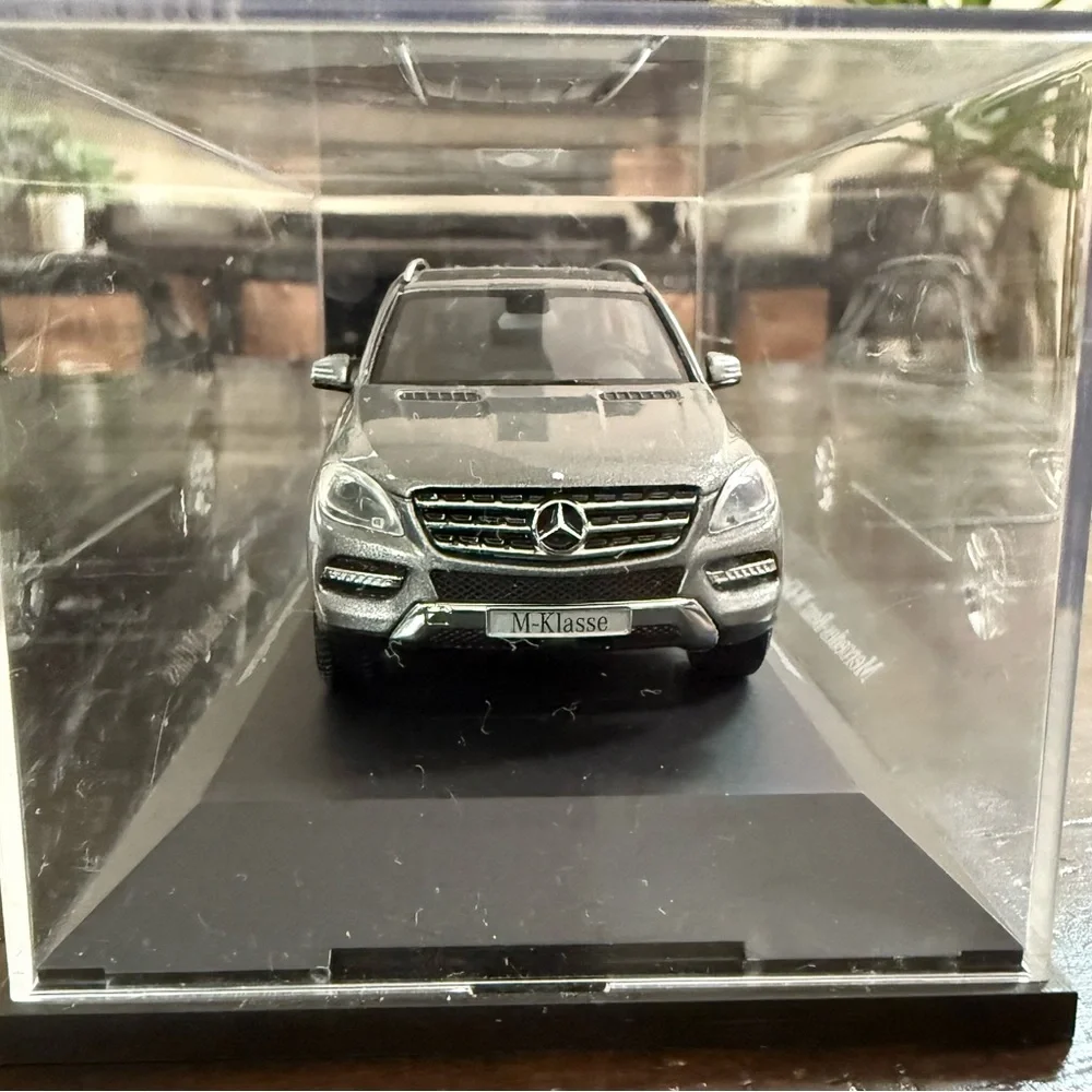 Mercedes-Benz M-Class - Model - Picture 2 of 5